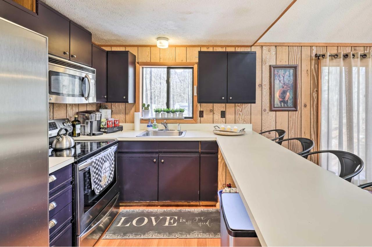 Holiday home Cozy Pocono Woodside Nest With Fire Pit! *