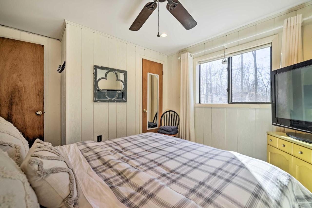 Holiday home Cozy Pocono Woodside Nest With Fire Pit! *