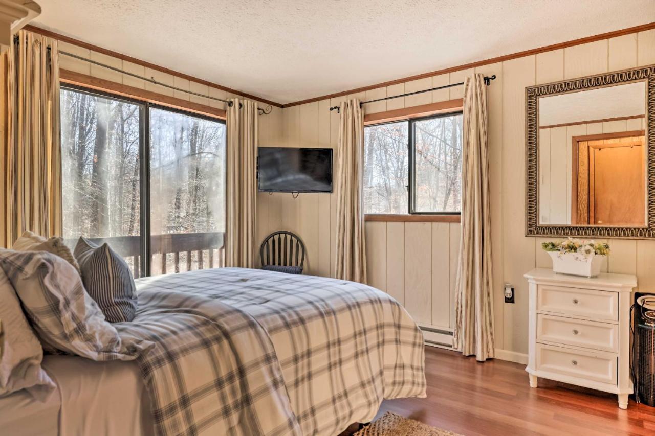 Cozy Pocono Woodside Nest With Fire Pit! Pocono Lake