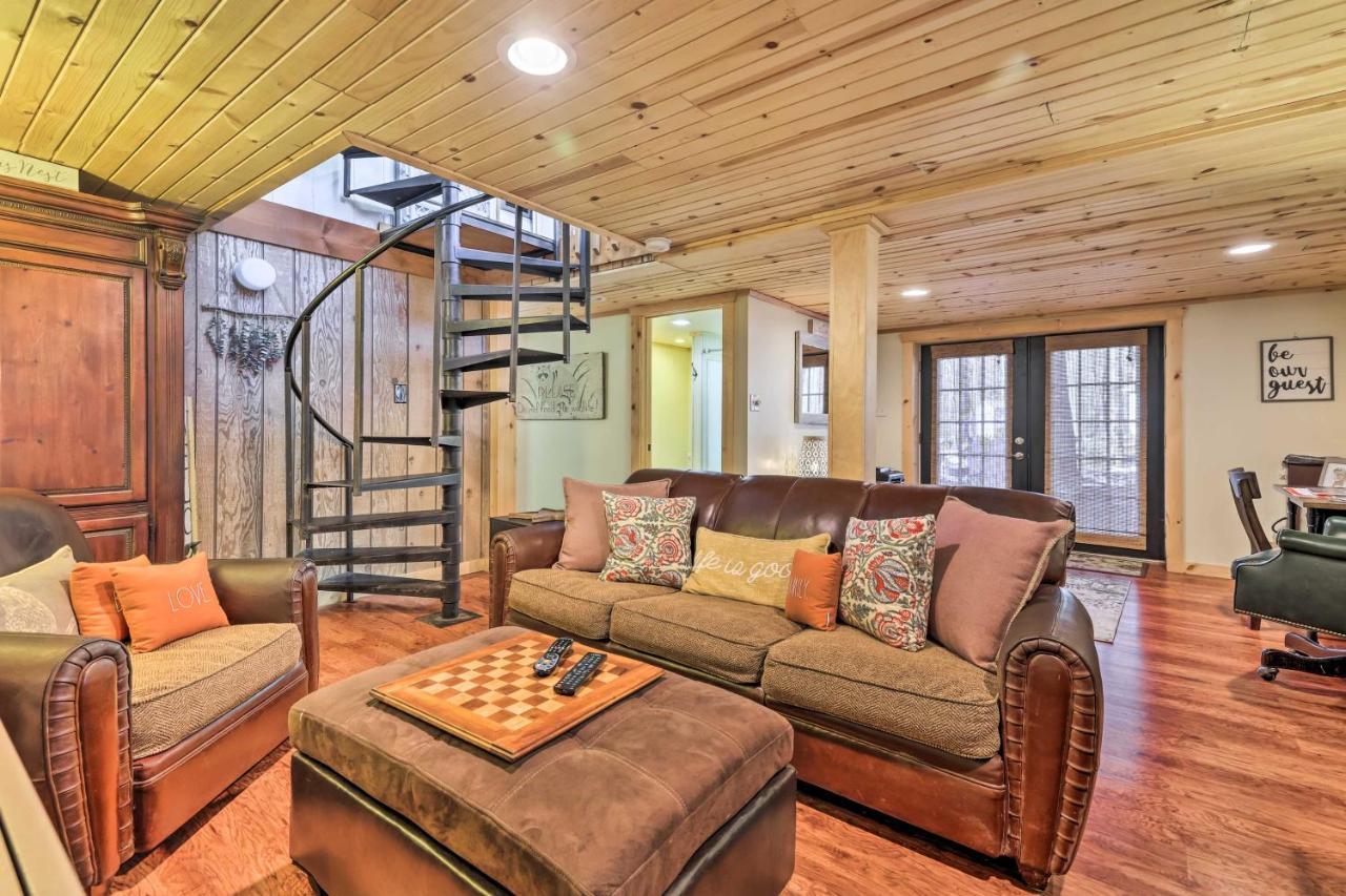 Cozy Pocono Woodside Nest With Fire Pit! *