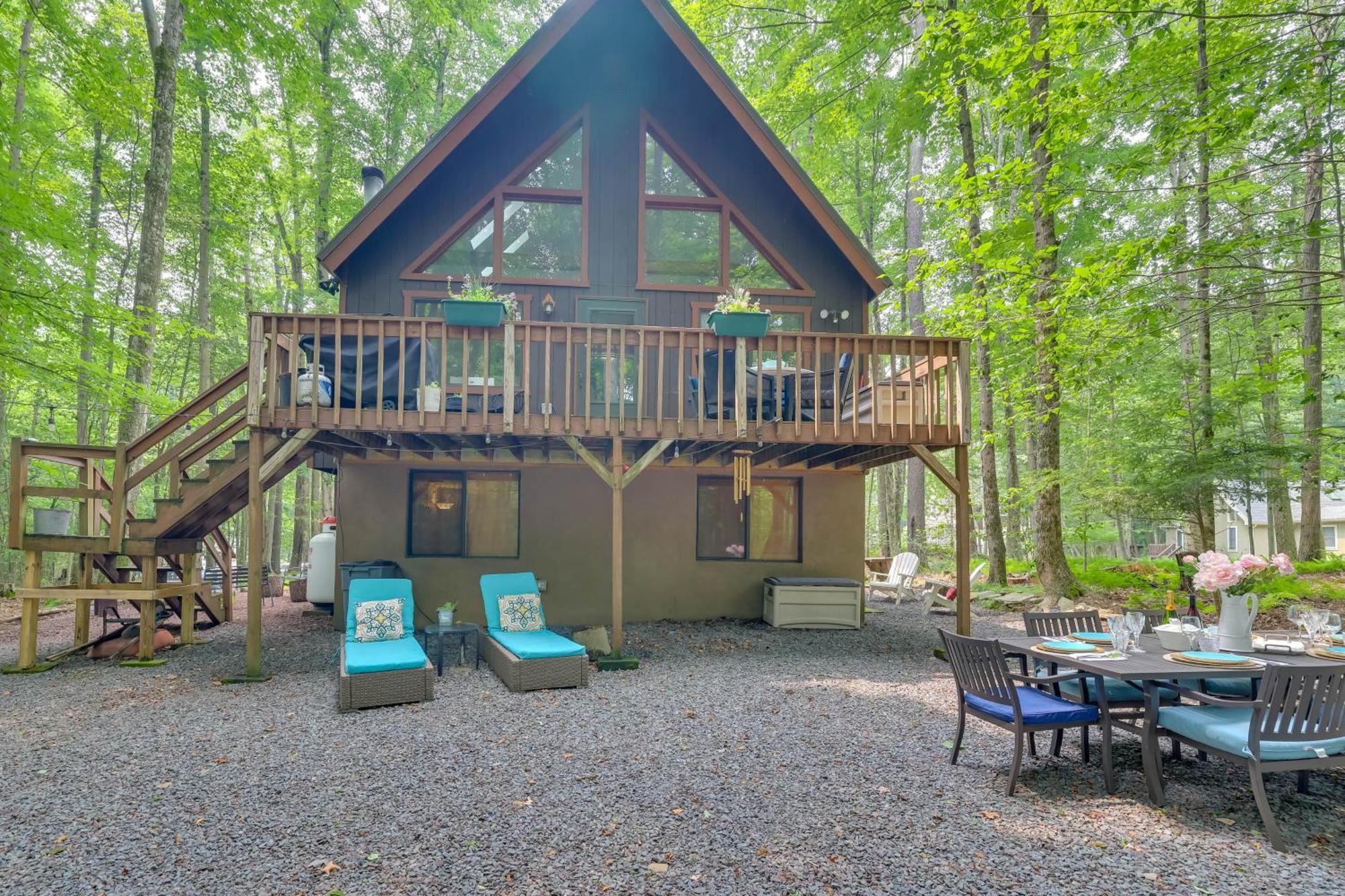 Cozy Pocono Woodside Nest With Fire Pit! *